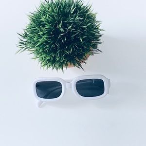 WHITE SQUARE SHAPED SUNGLASSES